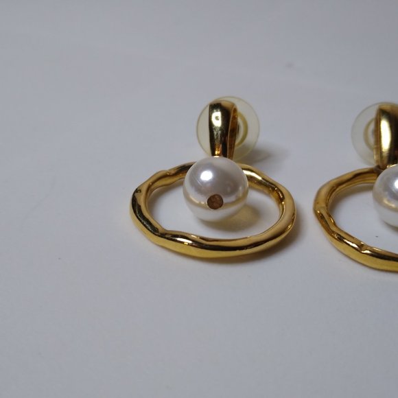 Vintage Metal Circle And Bead Dangle Earrings - Picture 7 of 13